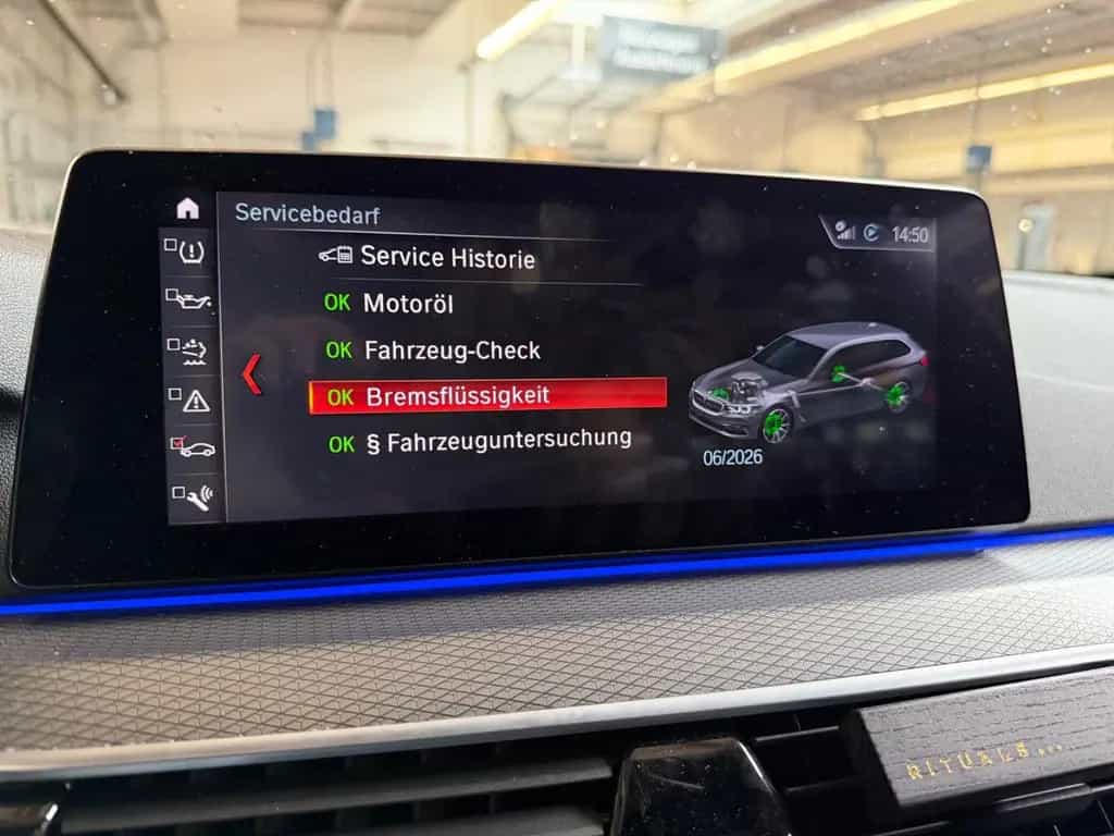 BMW 5 Series 530d xDrive Touring A - 02/2019-photo-17