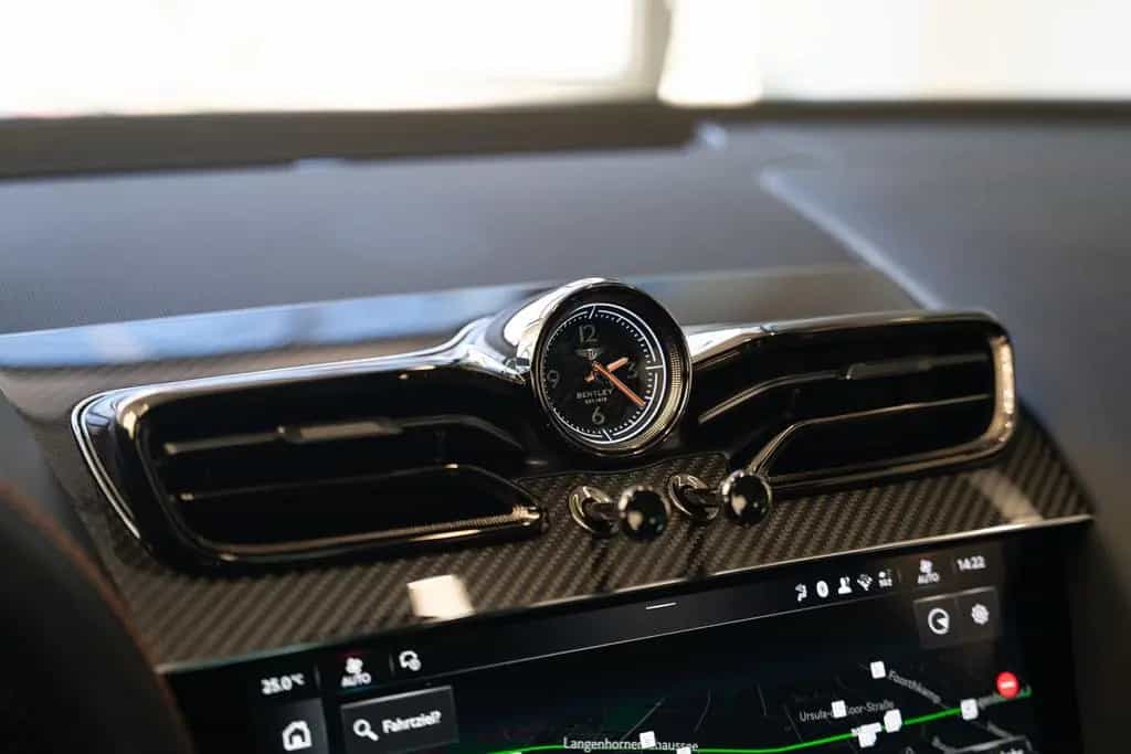 Bentley Bentayga V8 null-photo-10