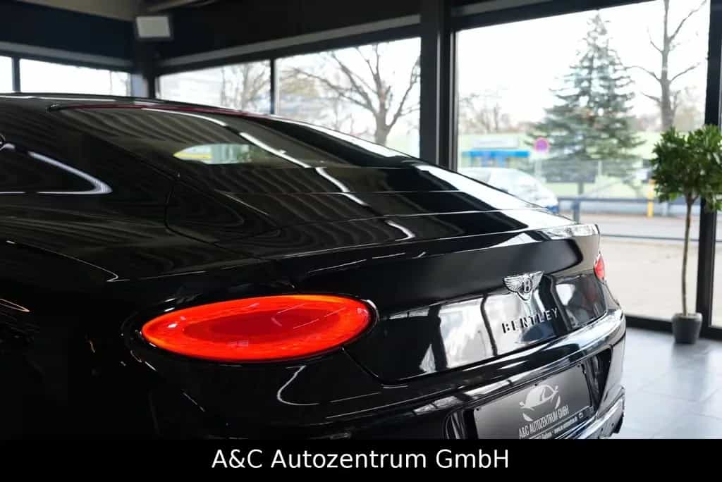 Bentley Continental GT V8 Coupé 07/2022-photo-4
