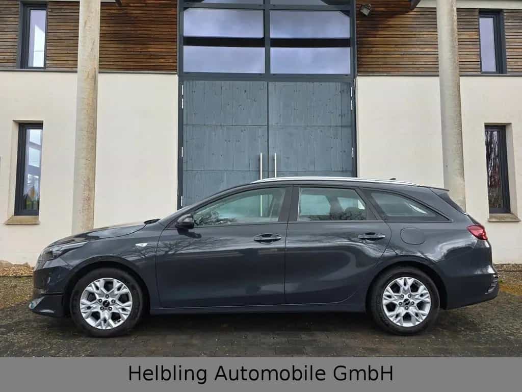 Kia Ceed Sportswagon Vision 09/2023-photo-1
