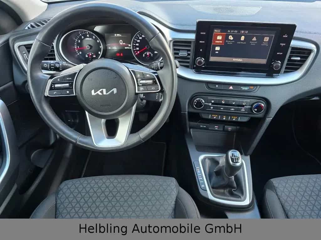 Kia Ceed Sportswagon Vision 09/2023-photo-9