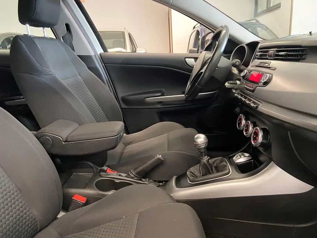 Alfa Romeo Giulietta 1.6 JTDm-2 105 CV Progressi 10/2012-photo-11