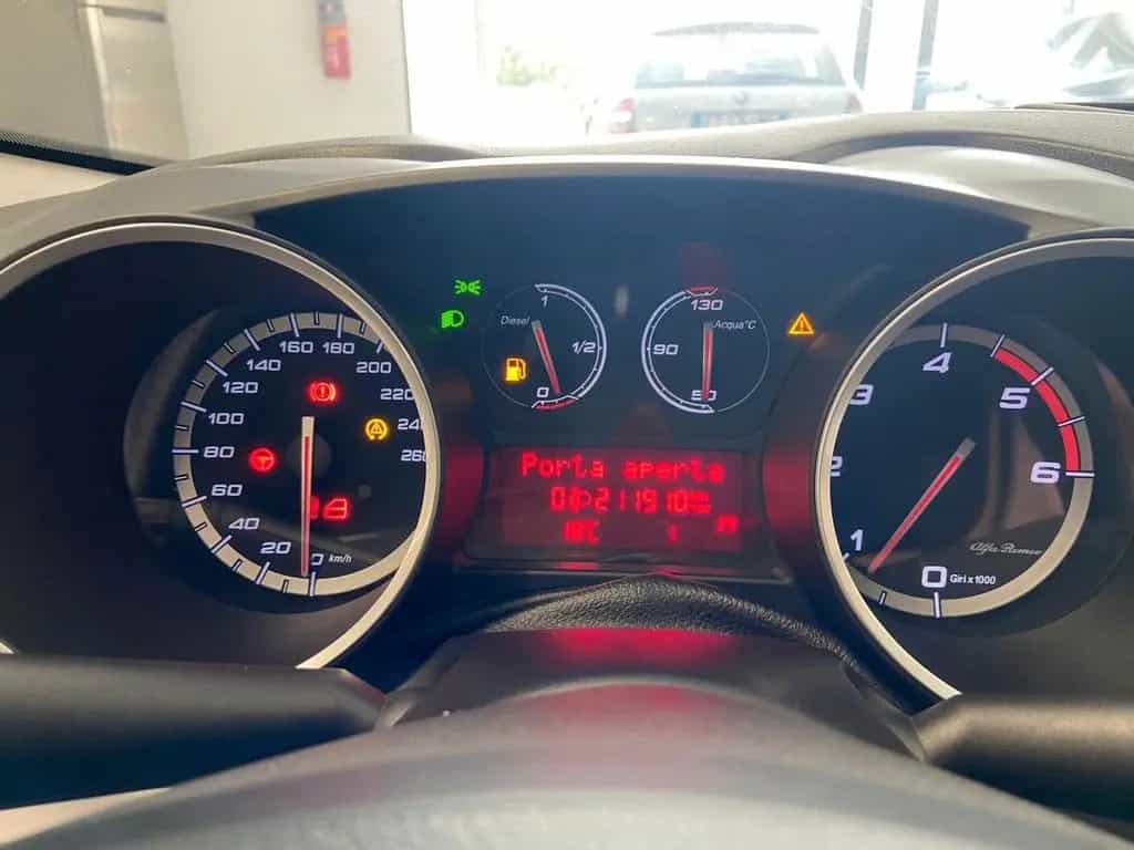Alfa Romeo Giulietta 1.6 JTDm-2 105 CV Progressi 10/2012-photo-12