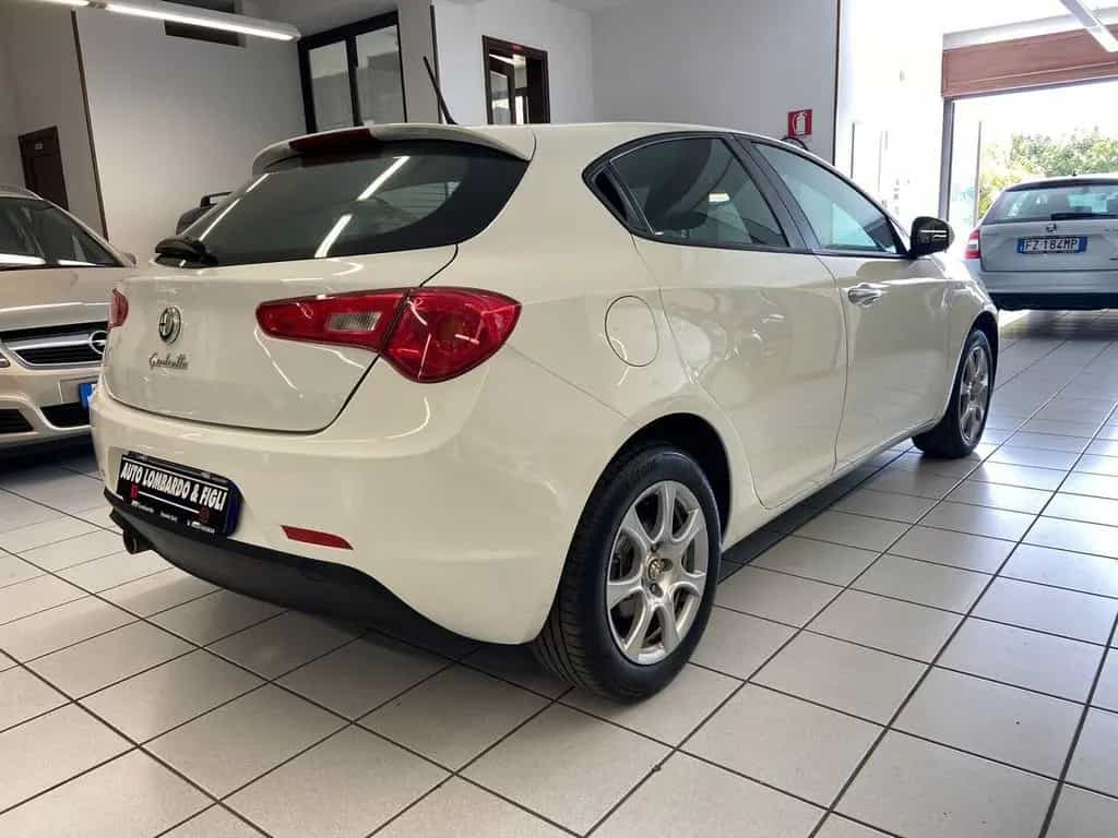 Alfa Romeo Giulietta 1.6 JTDm-2 105 CV Progressi 10/2012-photo-4