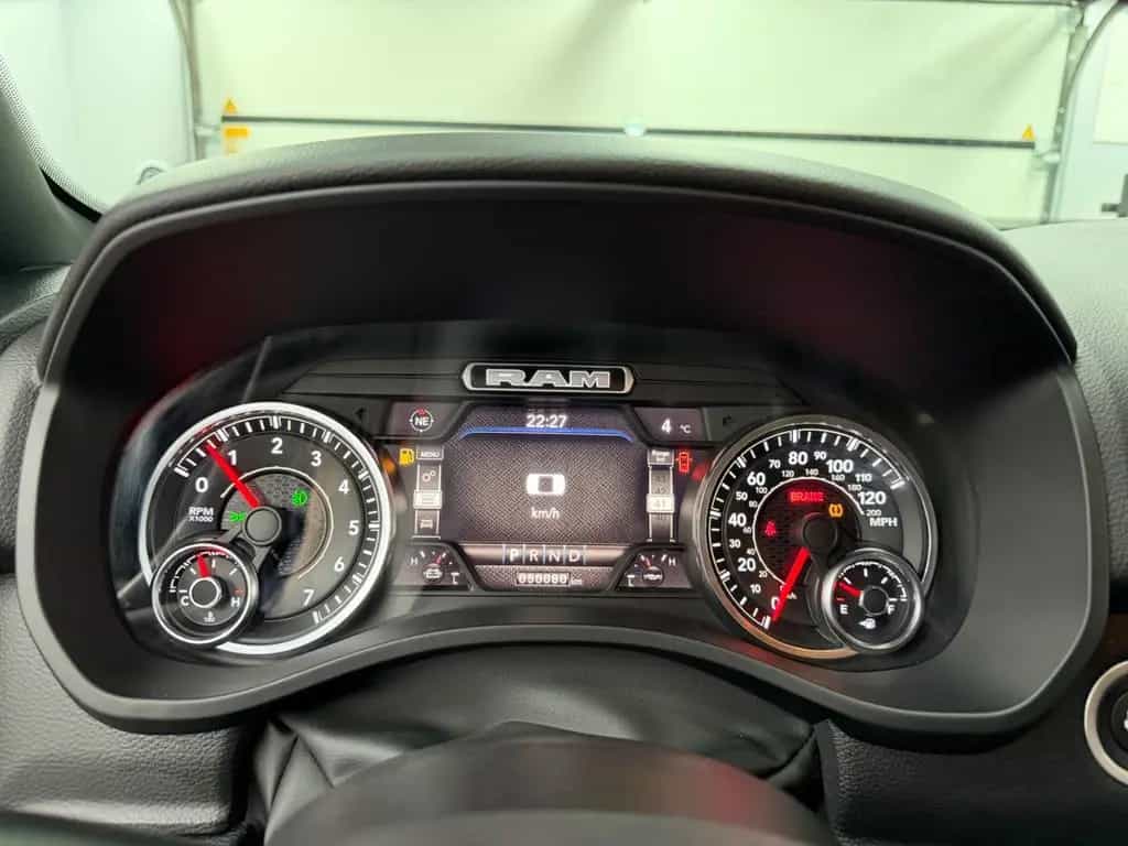 Dodge RAM 1500 5.7 HEMI V8 4x4 Bighorn/Crewcab/6Ft.Box 07/2022-photo-34