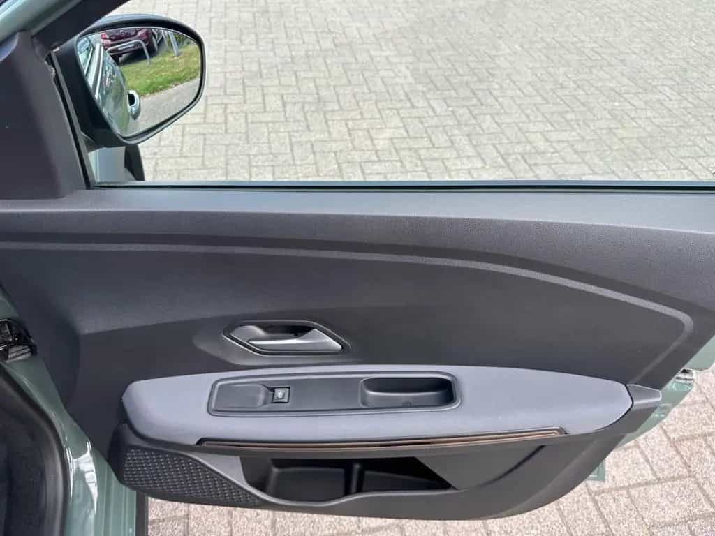 Dacia Sandero 1.0 TCe 110 EU6e III Stepway Extreme 08/2025-photo-12