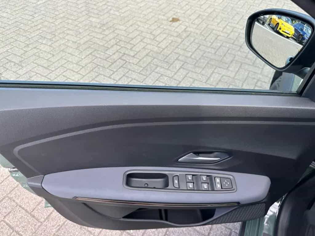 Dacia Sandero 1.0 TCe 110 EU6e III Stepway Extreme 08/2025-photo-7