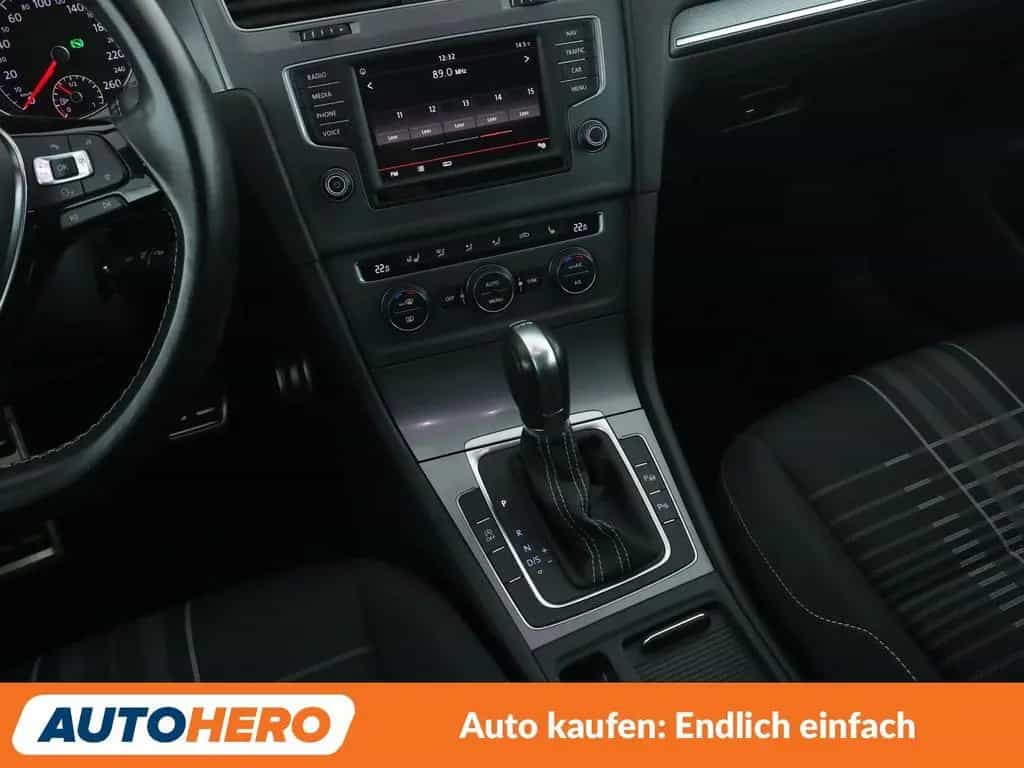 Volkswagen Golf VII 1.4 TSI Lounge BMT Aut.*NAVI*CAM*PDC* 07/2015-photo-20