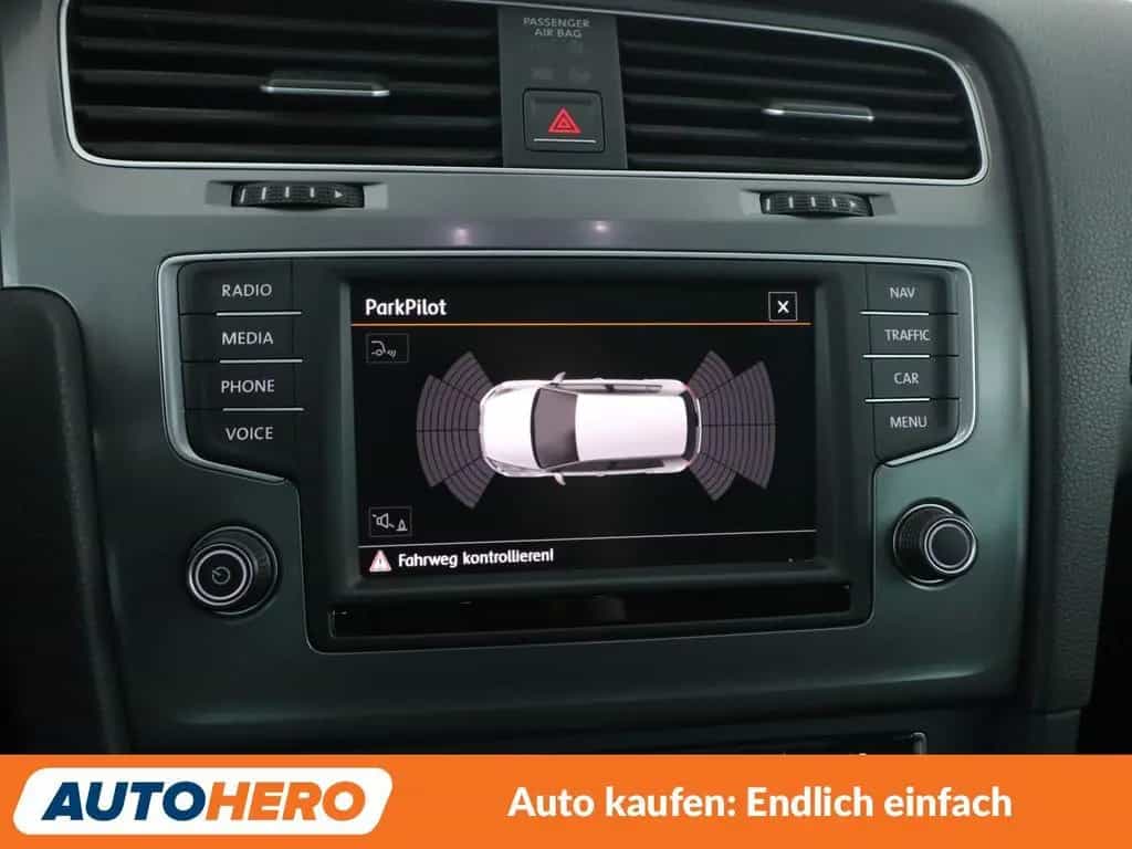 Volkswagen Golf VII 1.4 TSI Lounge BMT Aut.*NAVI*CAM*PDC* 07/2015-photo-24