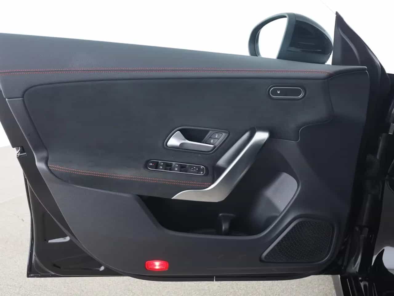 Mercedes-Benz CLA-Class 180 Shooting Brake 08/2020-photo-12