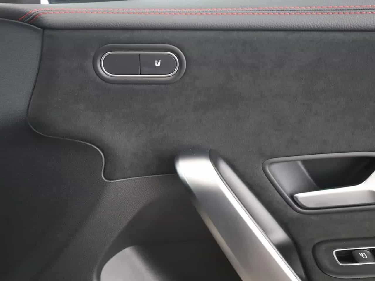 Mercedes-Benz CLA-Class 180 Shooting Brake 08/2020-photo-17
