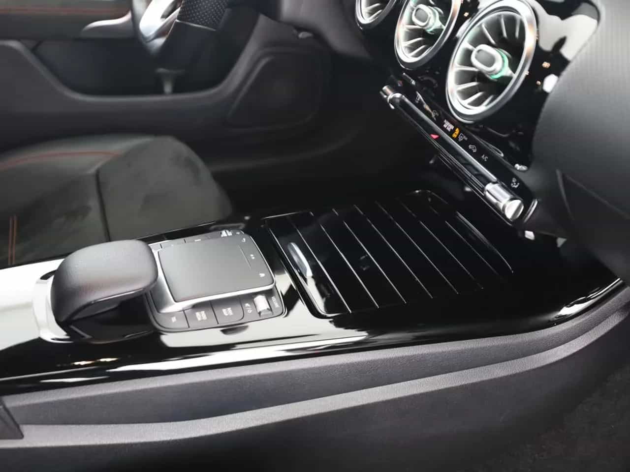 Mercedes-Benz CLA-Class 180 Shooting Brake 08/2020-photo-20