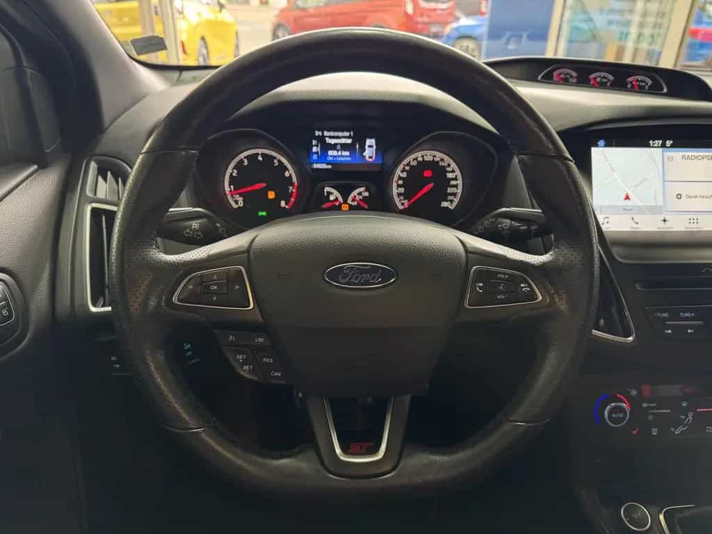 Ford Focus Turnier ST 250PS 06/2017-photo-11