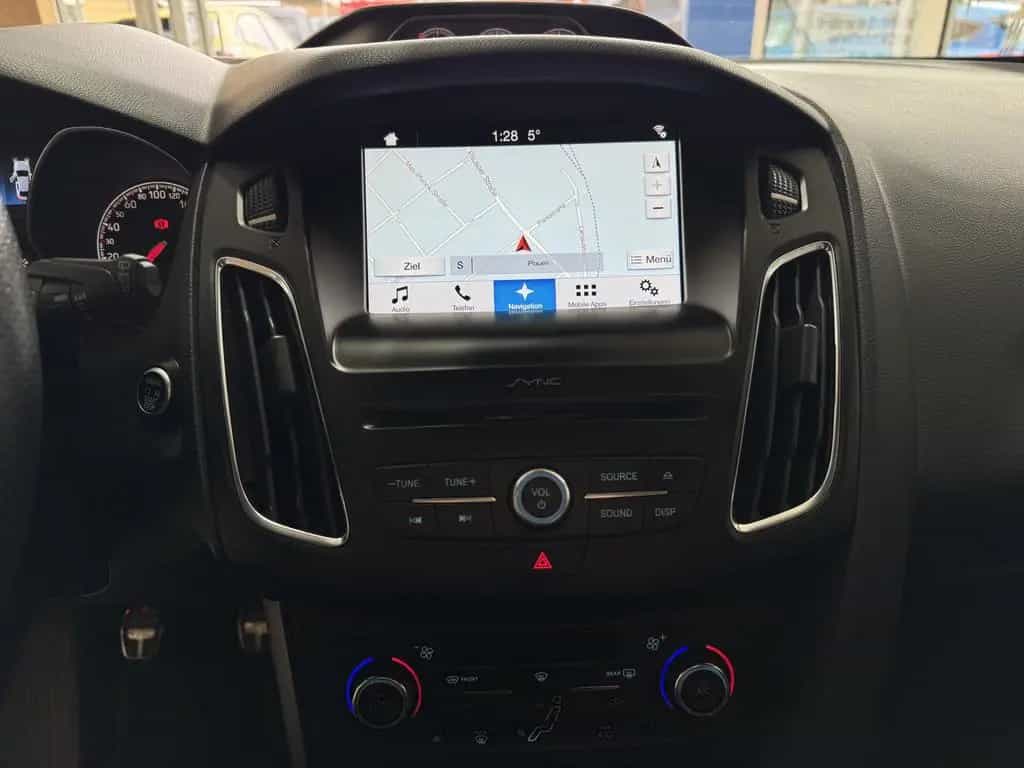 Ford Focus Turnier ST 250PS 06/2017-photo-17