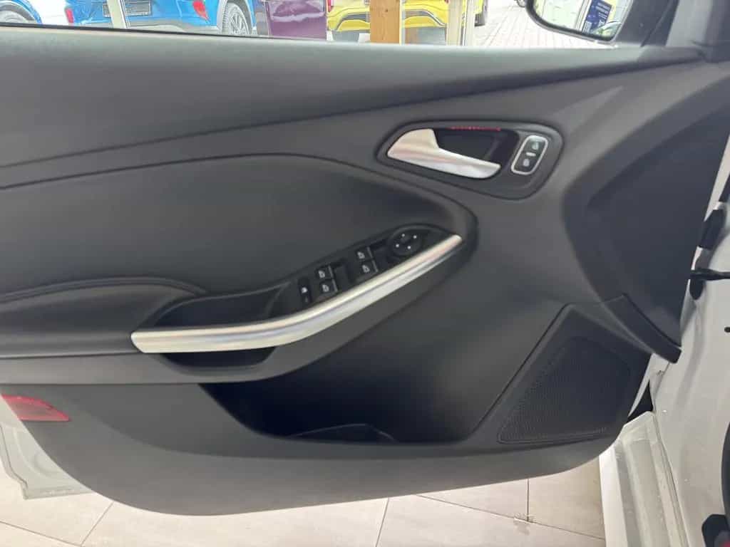 Ford Focus Turnier ST 250PS 06/2017-photo-8