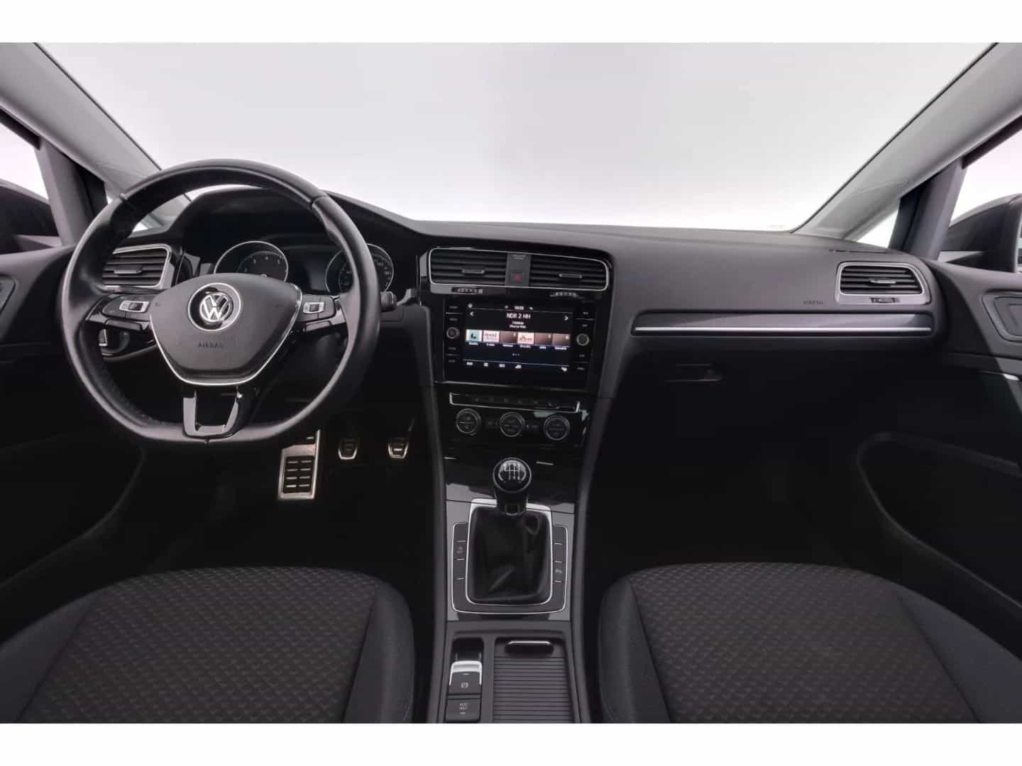 Volkswagen Golf 07/2020-photo-9