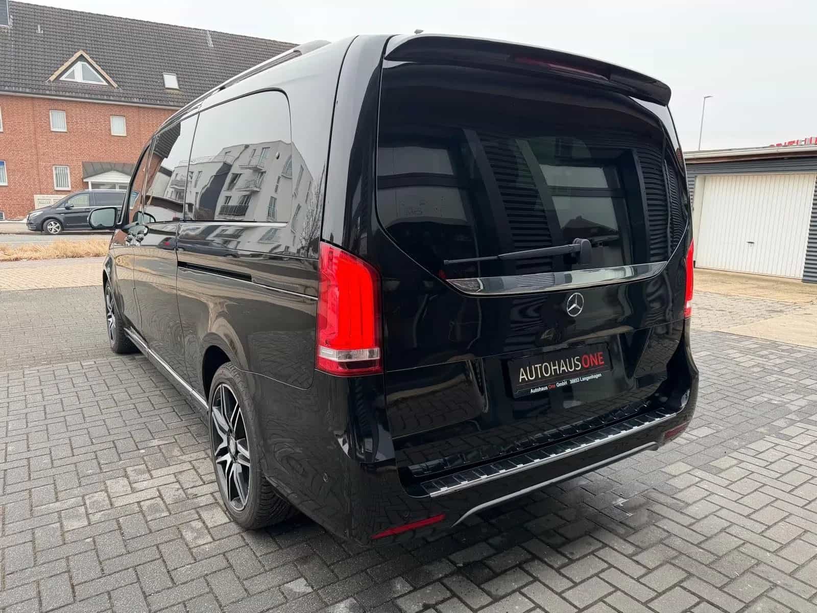 Mercedes-Benz V-Class 250 08/2018-photo-12