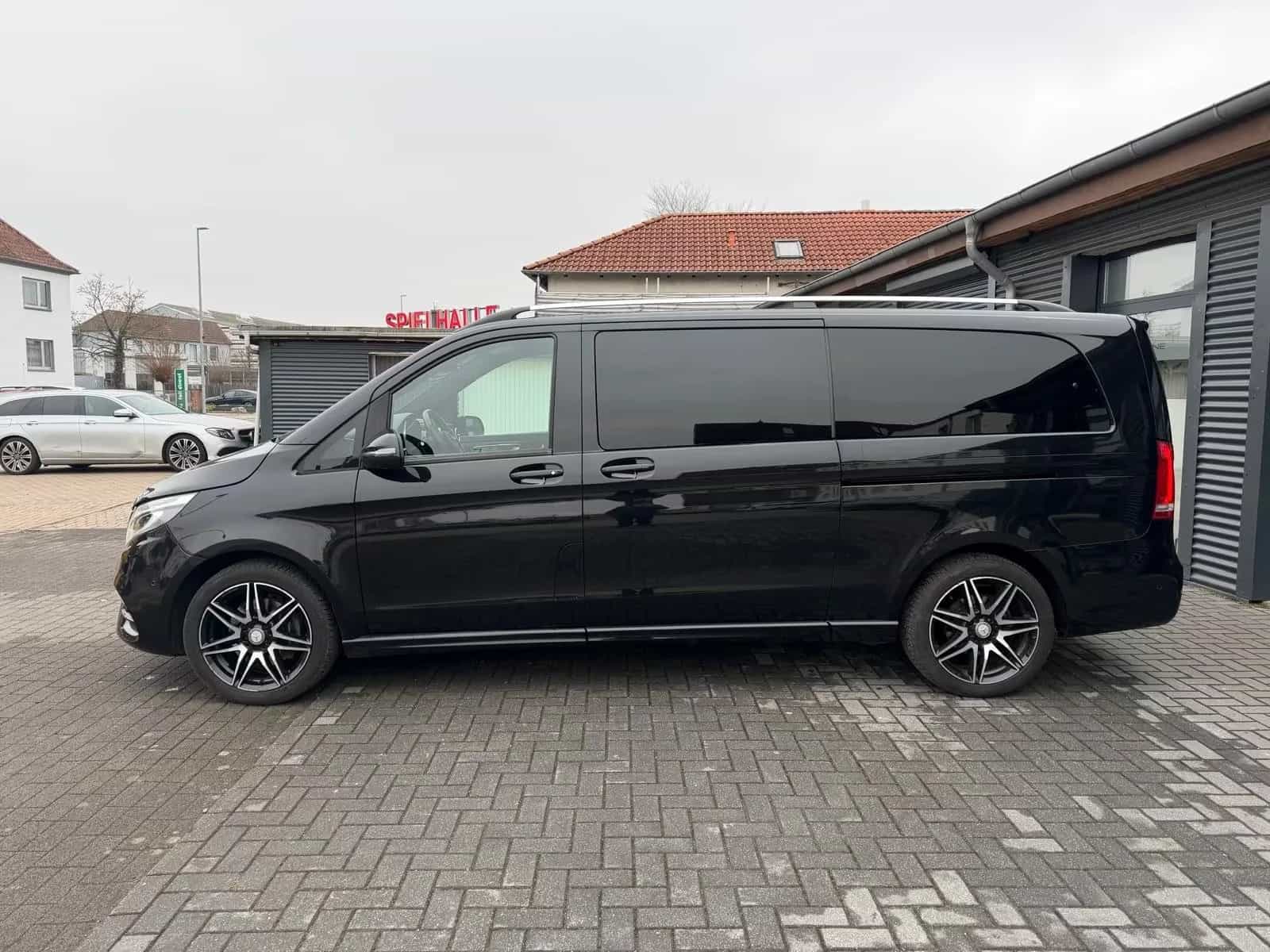 Mercedes-Benz V-Class 250 08/2018-photo-14