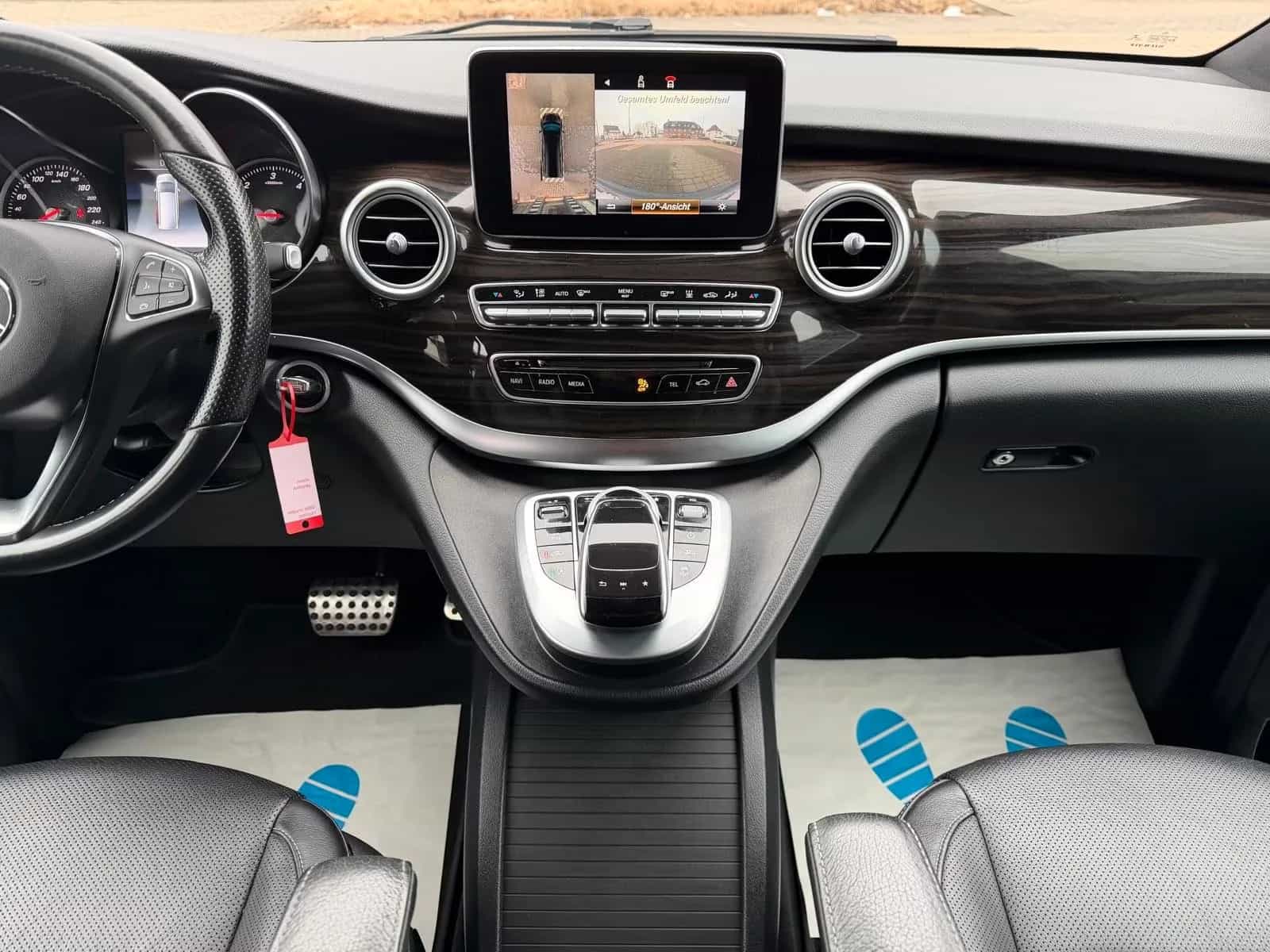 Mercedes-Benz V-Class 250 08/2018-photo-16