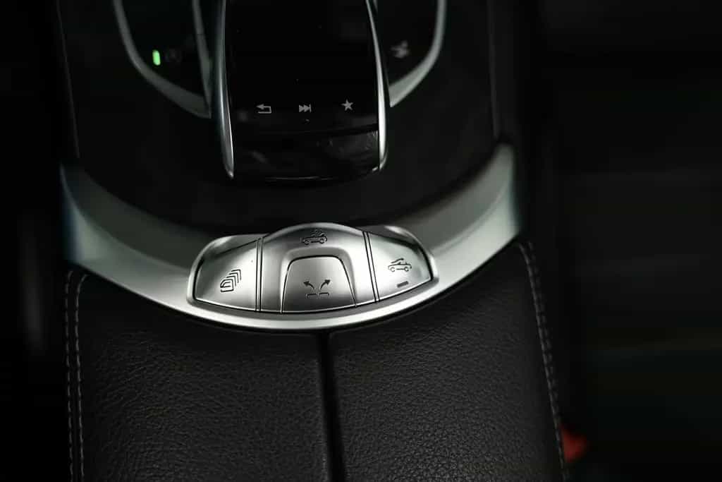 Mercedes-Benz C 200 Cabrio Night Edition AMG Line *19 *KeyGo 07/2017-photo-33