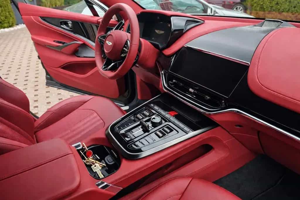 Aston Martin DBX 4.0 V8 707 01/2026-photo-11