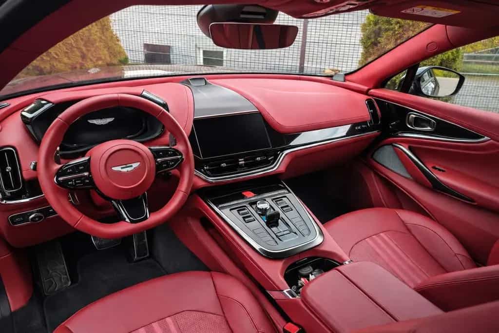 Aston Martin DBX 4.0 V8 707 01/2026-photo-7
