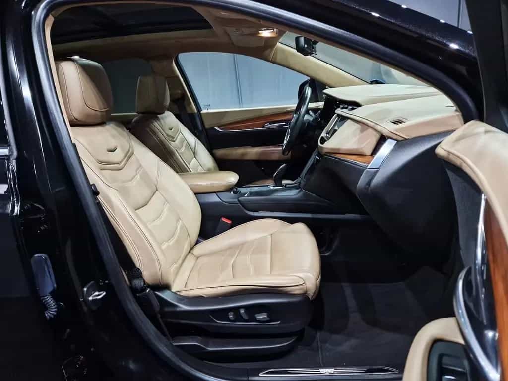 Cadillac XT5 V6 Platinum AWD|PANO|LEDER|5 *JAHRE*GARANTIE 04/2019-photo-9