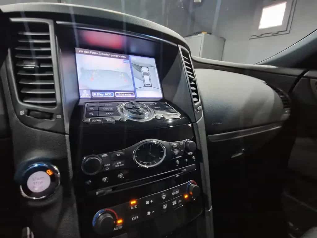 Infiniti QX70 3.7 S|AUTOM|LEDER|E-GSHD|NAVI|XENON|21 ZOLL 03/2018-photo-15