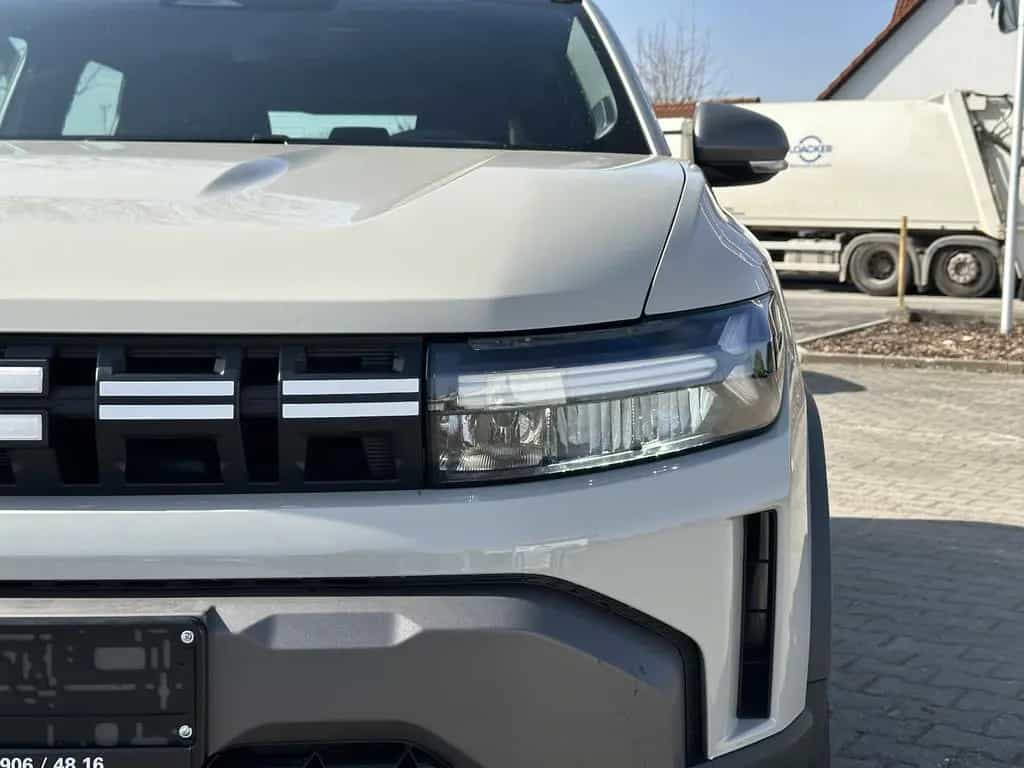 Dacia Duster Deutsch TCe 130 Expression / SitzH / RFK 03/2025-photo-10