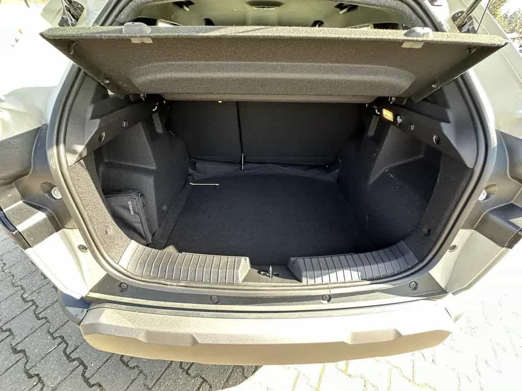 Dacia Duster Deutsch TCe 130 Expression / SitzH / RFK 03/2025-photo-26