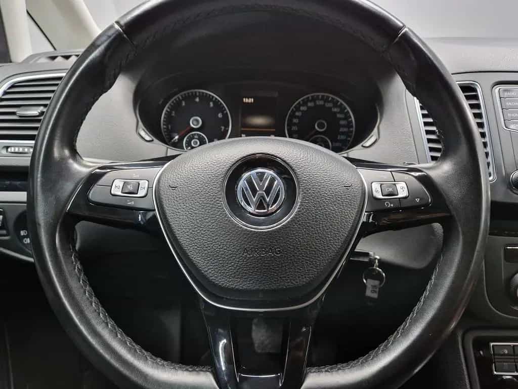 Volkswagen Sharan HIGHLINE BTM|BIXENON|AUTOM|LEDER 11/2018-photo-16