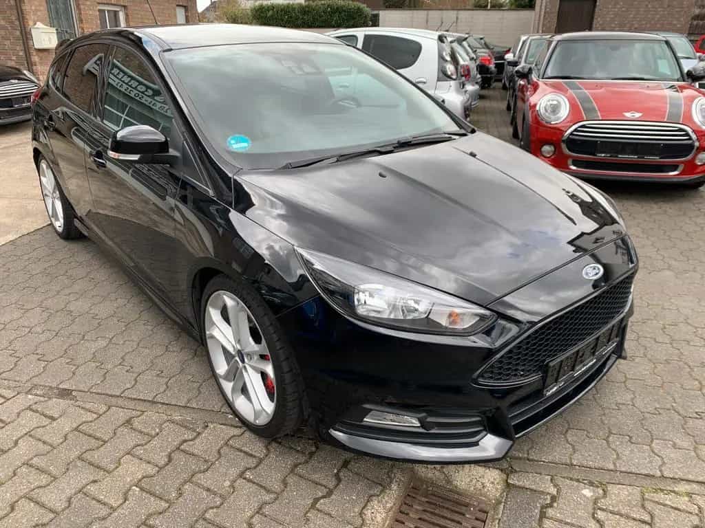 Ford Focus 2.0 ST 09/2018-photo-15
