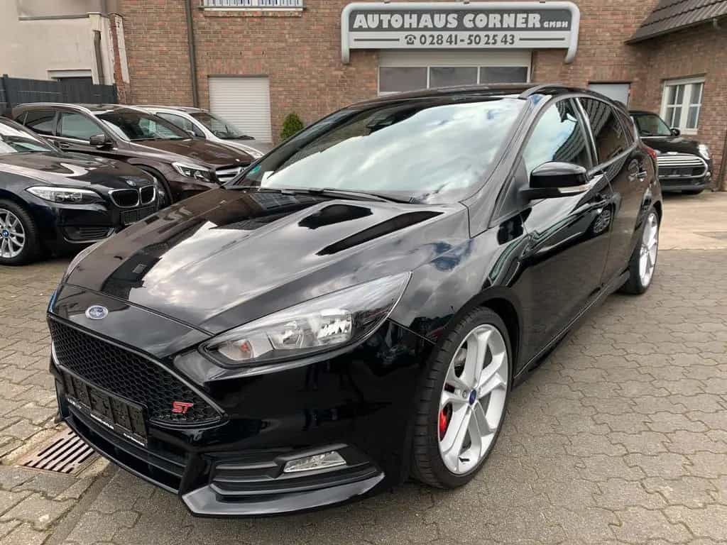 Ford Focus 2.0 ST 09/2018-photo-17
