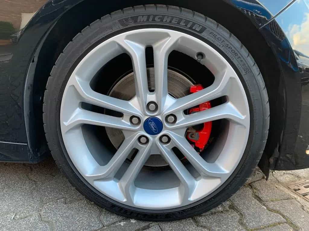 Ford Focus 2.0 ST 09/2018-photo-18