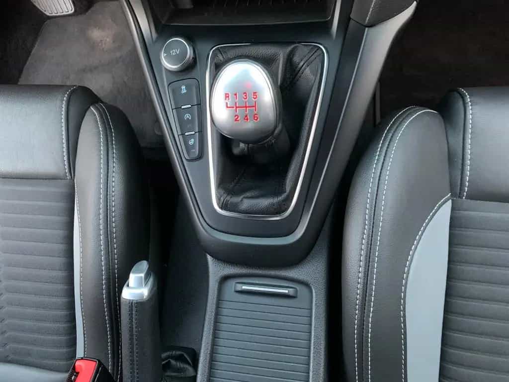 Ford Focus 2.0 ST 09/2018-photo-19