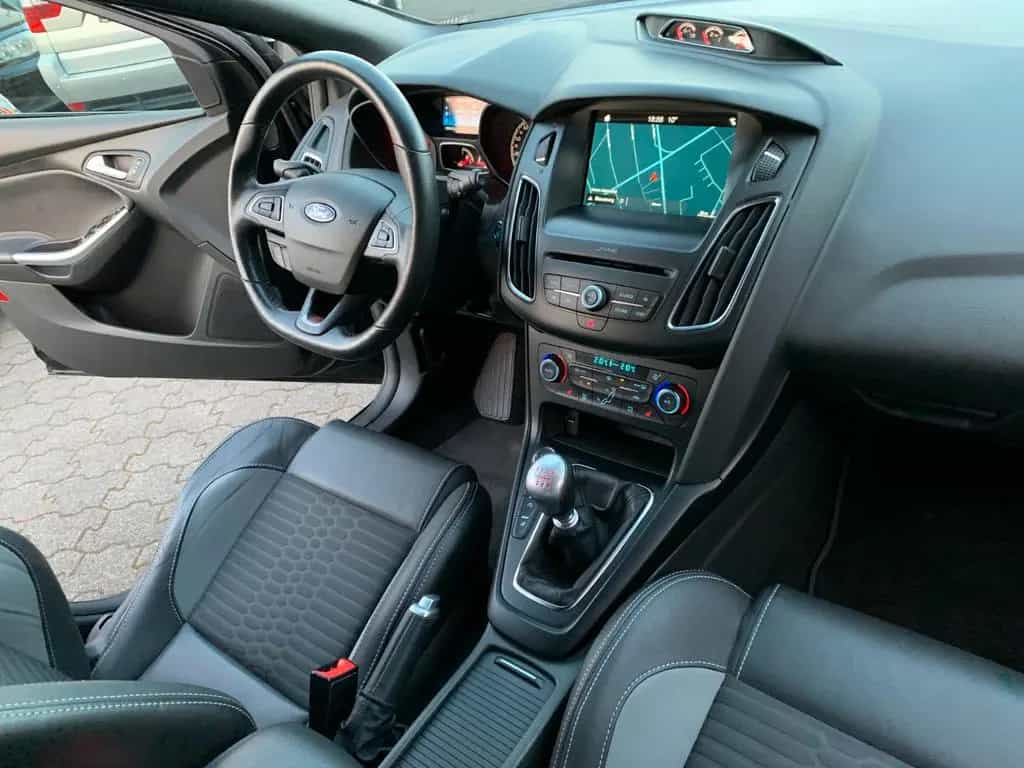 Ford Focus 2.0 ST 09/2018-photo-20