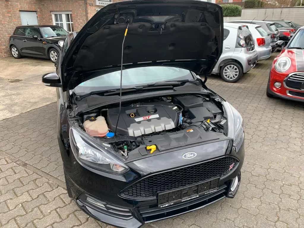 Ford Focus 2.0 ST 09/2018-photo-21