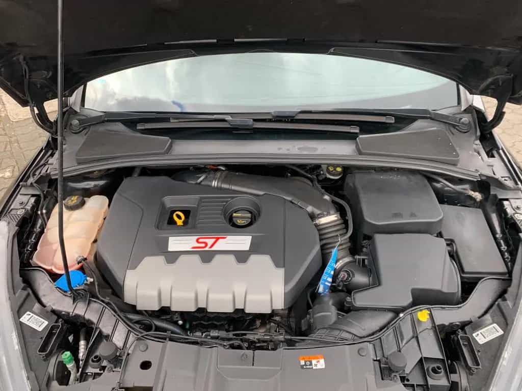Ford Focus 2.0 ST 09/2018-photo-22