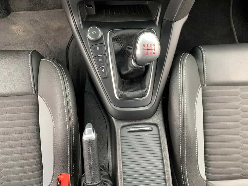 Ford Focus 2.0 ST 09/2018-photo-3