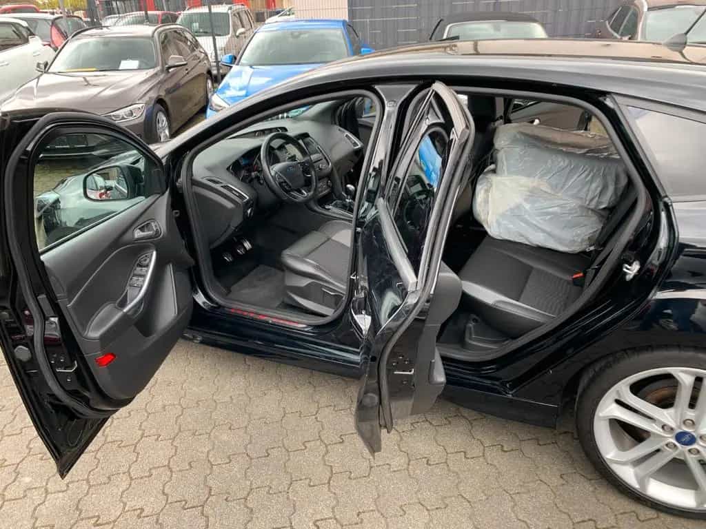 Ford Focus 2.0 ST 09/2018-photo-6
