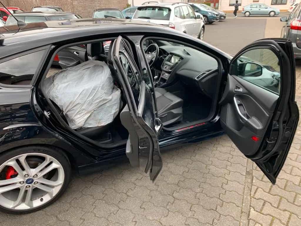 Ford Focus 2.0 ST 09/2018-photo-7