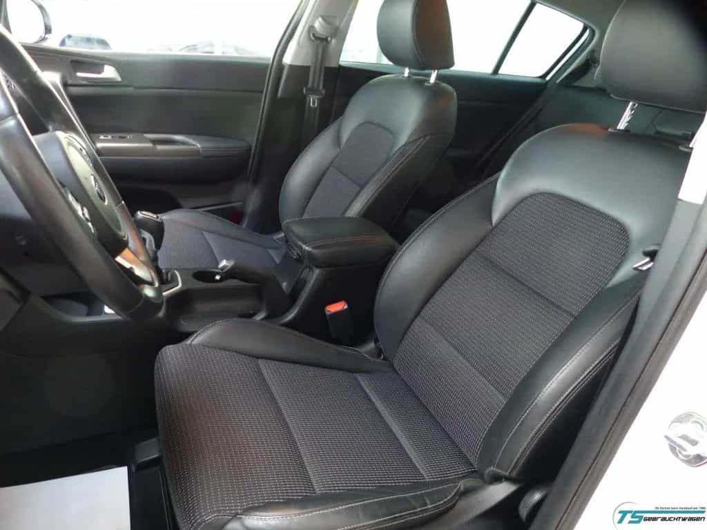 Kia Sportage 1.6 TGDI 4WD AHK+Totw.+XENON+Navi+Tempo 08/2017-photo-3