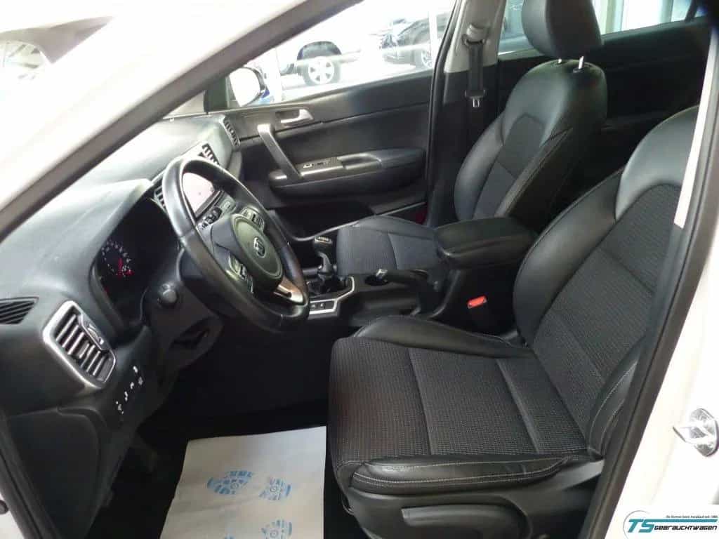 Kia Sportage 1.6 TGDI 4WD AHK+Totw.+XENON+Navi+Tempo 08/2017-photo-4