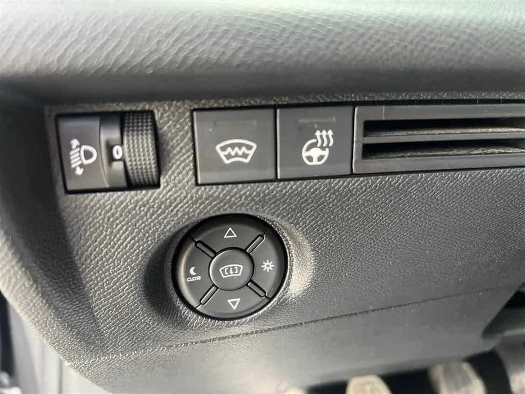 Citroën C4 Shine 1.2 Puretech Kältepaket 04/2024-photo-24