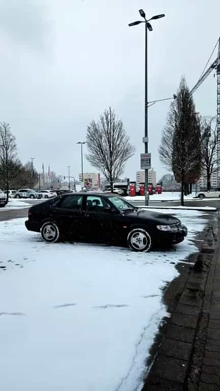Saab 9-3 2.0i SE Fünftürer SE 02/1999-photo-4