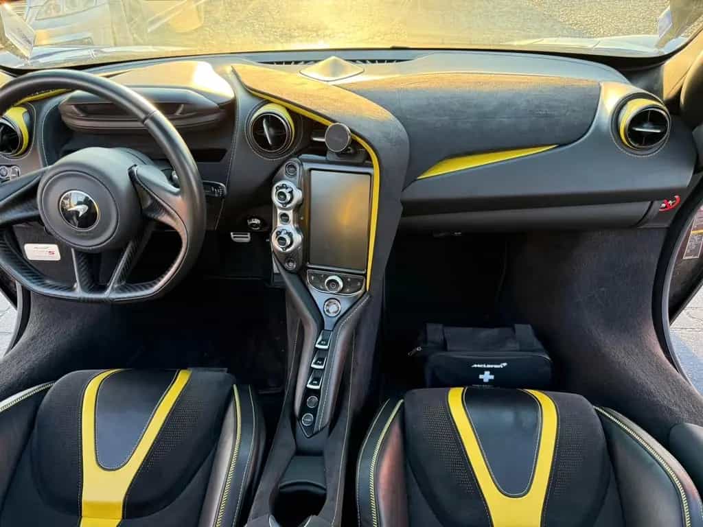 McLaren 720S TOP Zustand 1Hand Carbon B&O Lift Performan 06/2019-photo-26