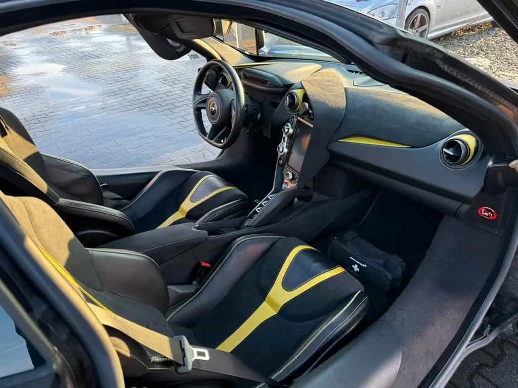 McLaren 720S TOP Zustand 1Hand Carbon B&O Lift Performan 06/2019-photo-32