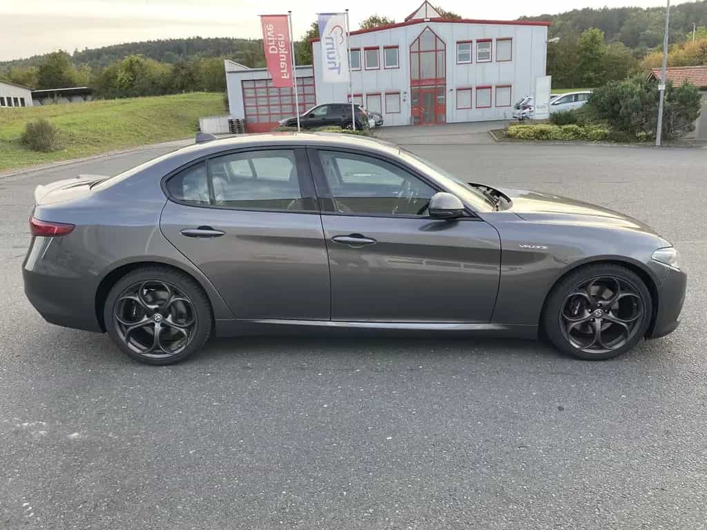 Alfa Romeo Giulia Veloce Q4 Vollausstattung Alu"19 09/2017-photo-4