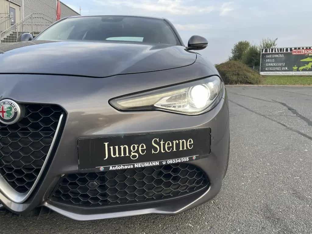 Alfa Romeo Giulia Veloce Q4 Vollausstattung Alu"19 09/2017-photo-42