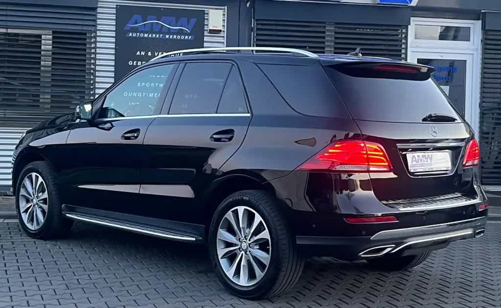 Mercedes-Benz GLE-Class 350 d 4-Matic AMG sDach*AHK*LED*SPUR*E-SITZE 05/2016-photo-3